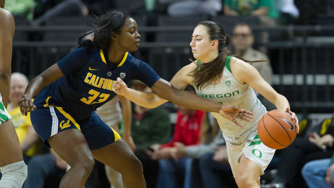 Oregon Ducks guard Maite Cazorla (4) tries to get past California Golden Bears guard Gabby Green (33). The Oregon Ducks face the California Golden Bears at Matthew Knight Arena in Eugene, Ore. on Jan. 17 2016. (Adam Eberhardt/Emerald)