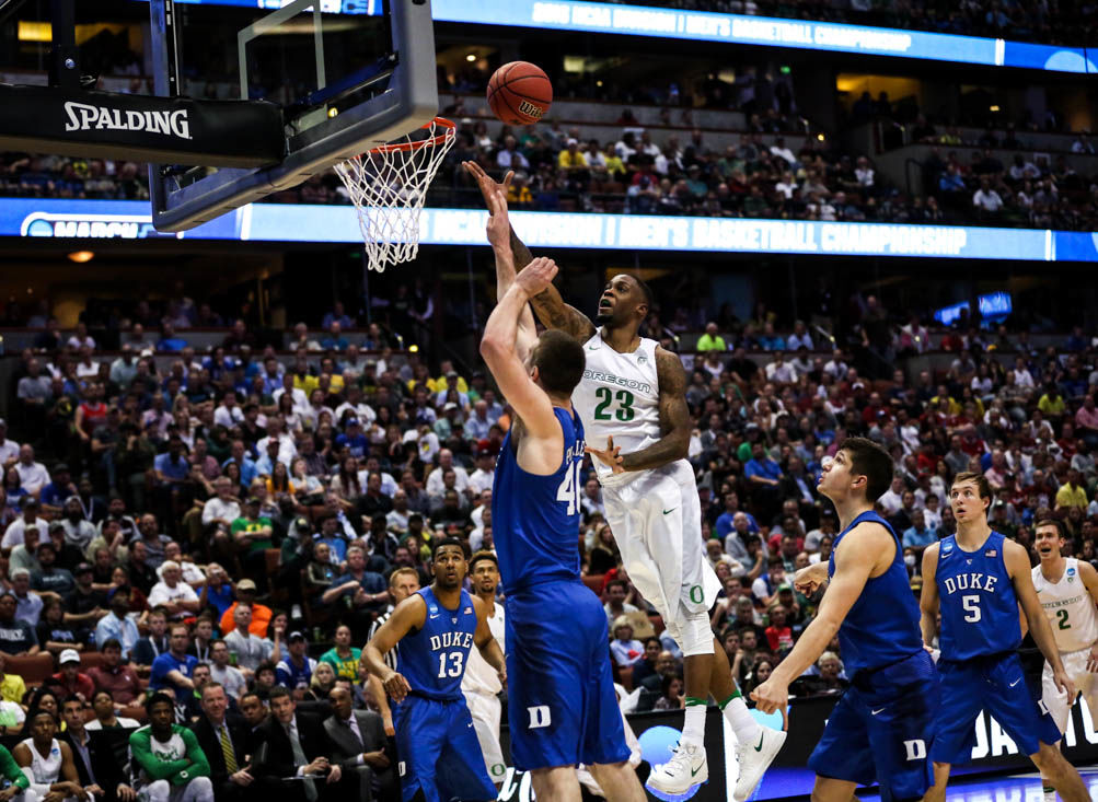 Oregon guard Elgin Cook attacks the basketball late in the second half. The Oregon Ducks face the Duke Blue Devils on March 24, 2016, in the Sweet 16 at the Honda Center in Anaheim, California. (Kyle Sandler/Emerald)