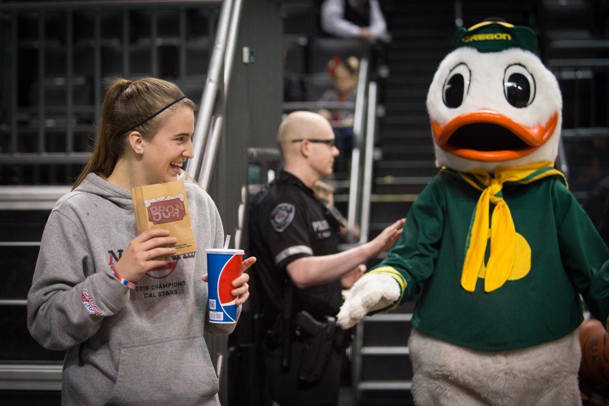 Sabrina Ionescu has signed a financial aid agreement with Oregon women&#8217;s basketball. (Adam Eberhardt/Emerald)