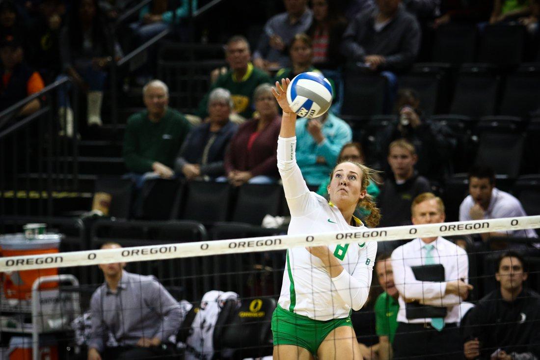 Oregon volleyball was not favored in its&#160;match on Saturday night against No. 10 Florida in the final match of the Vert Challenge. The Ducks gave the Gators a late-match scare, but ultimately fell late in the fourth set. After losing in four sets on Friday to No. 2 Texas in &#8230;