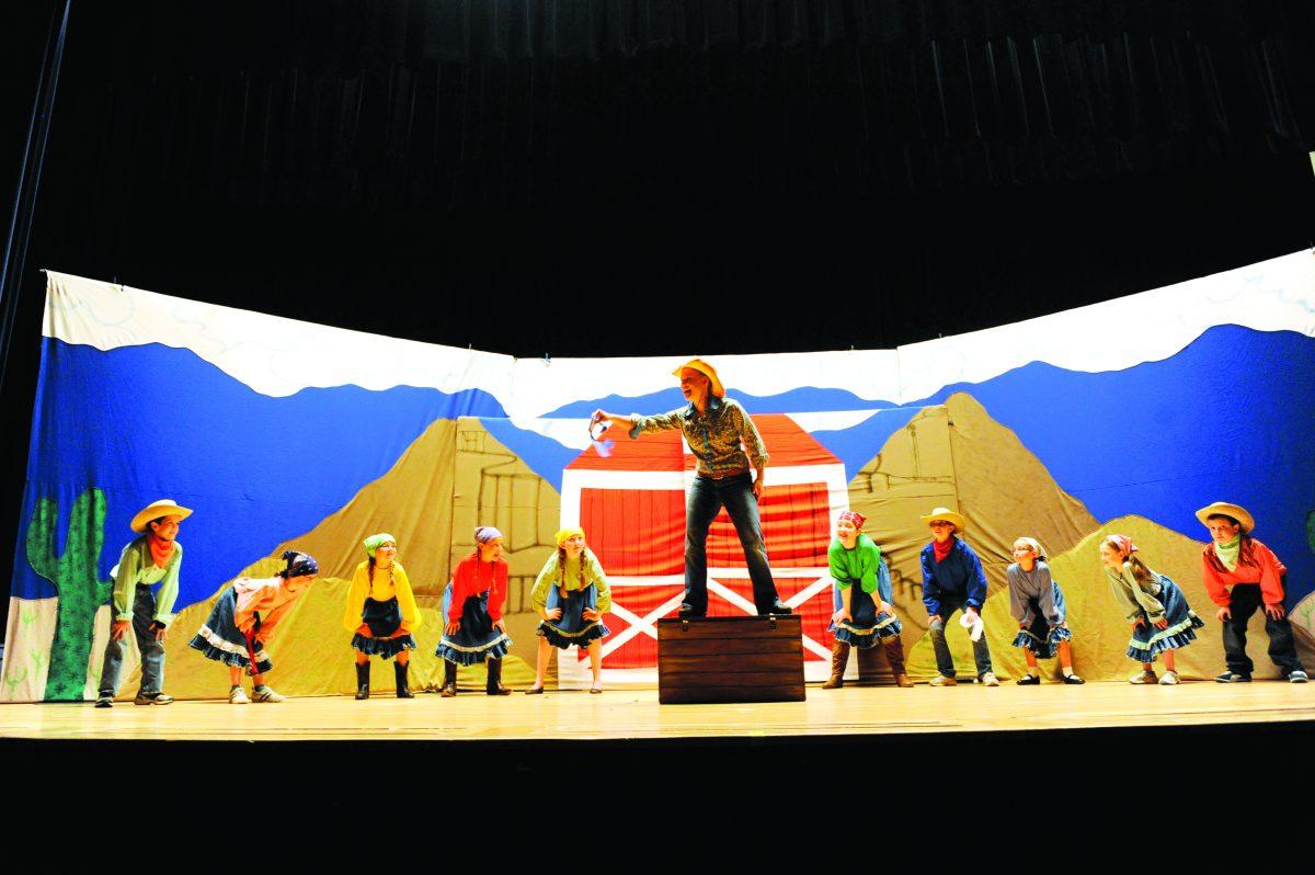 Members of the Missoula Children&#8217;s Theatre perform at Joint Base Elmendorf-Richardson in Alaska. (Staff Sgt. Robert Barnett/Wikimedia Commons)