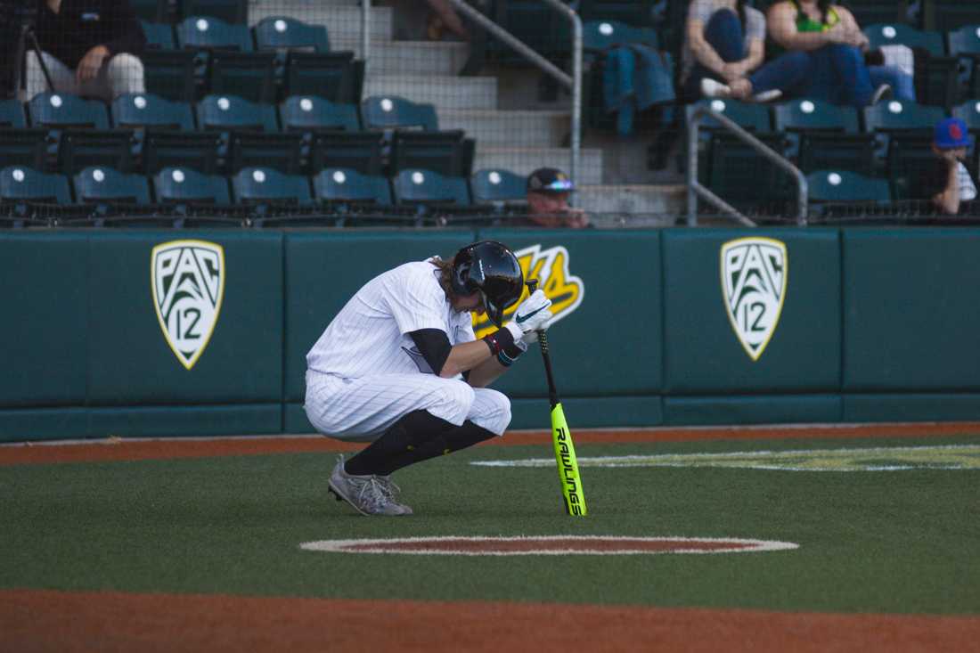 Just before going up to bat, Oregon outfielder Matthew Dyer (7) gets in the zone. The men of Oregon Baseball fall 6-0 to the UCLA Bruins in the first round of the series on May 25, 2017 at PK Park. (Amanda Shigeoka/Emerald)