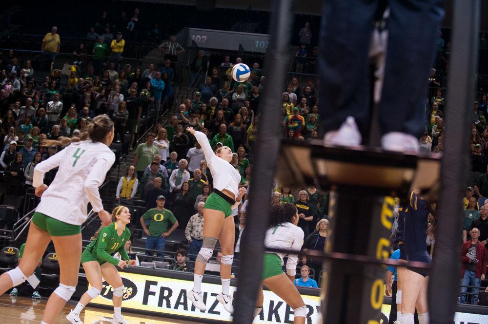 &#8212; Oregon volleyball lost to No. 2 Stanford Cardinal in a sweep of three sets, but brought in the second largest attendance in program history, with 5,872 people on Friday night. Back in Matthew Knight Arena on Sunday, the Ducks redeemed themselves and ended their two-match losing streak with a &#8230;