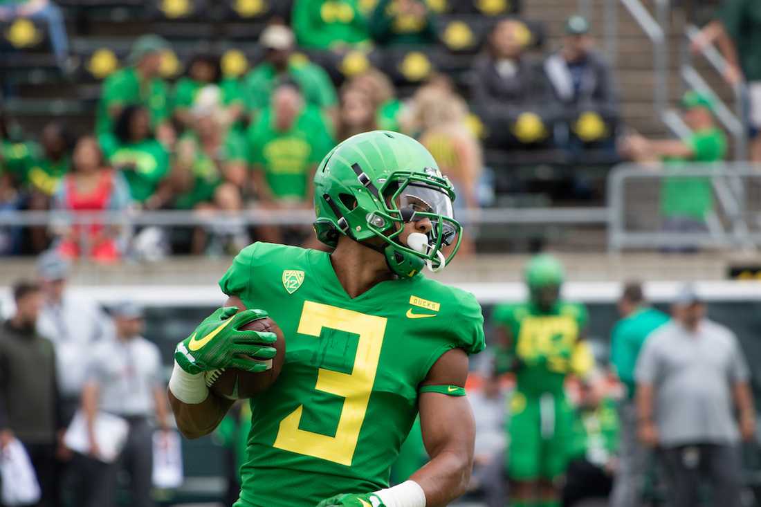 Here are the players to watch when No. 20 Oregon plays No. 7 Stanford. JJ Arcega-Whiteside / Stanford WR #19 / Sr. The 6-foot-3, 225-pound wide receiver has been the star of Stanford&#8217;s offense this season, even with Bryce Love in the backfield. Arcega-Whiteside is taller than almost every cornerback &#8230;