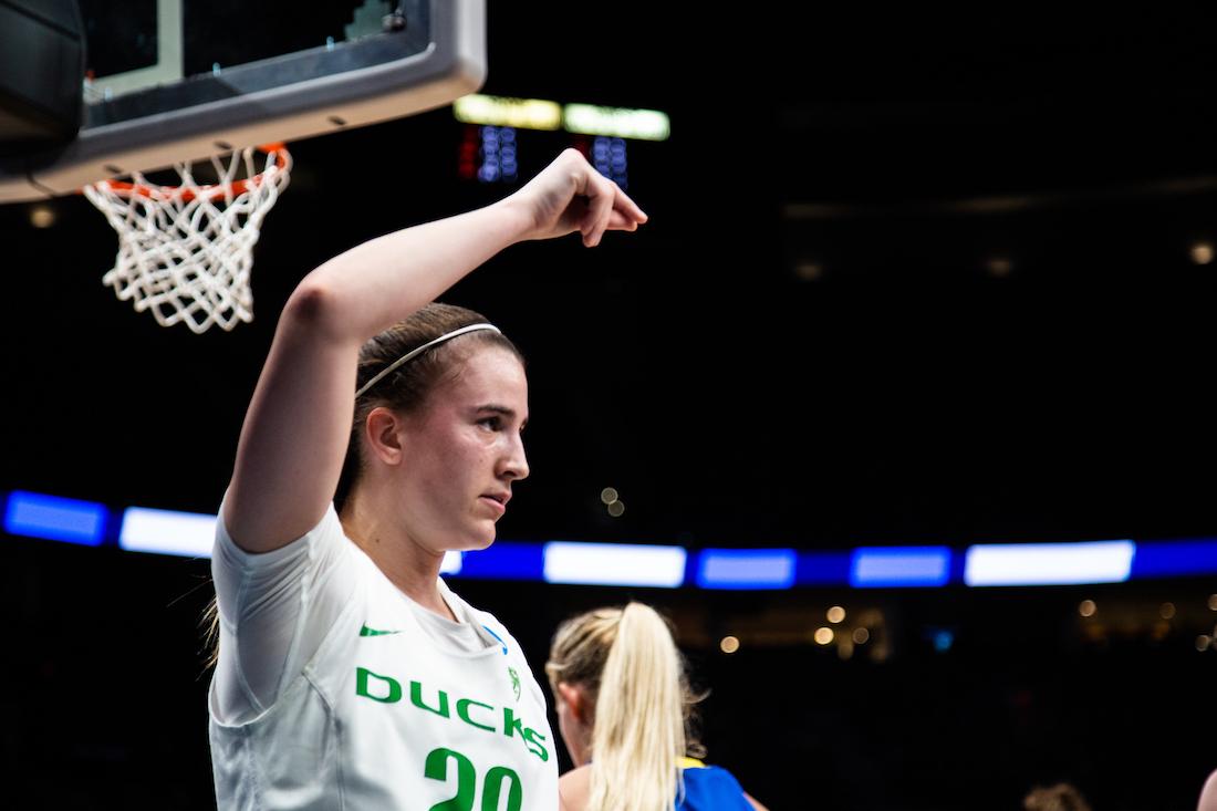 Ducks guard Sabrina Ionescu (20) makes herself available to bounce the ball in. Oregon Ducks women&#8217;s basketball takes on South Dakota State University at the Moda Center in Portland, Ore. on March 29, 2019. (Sarah Northrop/Emerald)