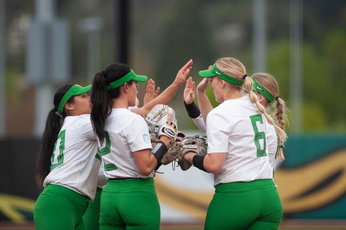 Oregon softball takes on Portland State at Jane Sanders Stadium in Eugene, Ore. on April 23, 2019. (Devin Roux/Emerald)