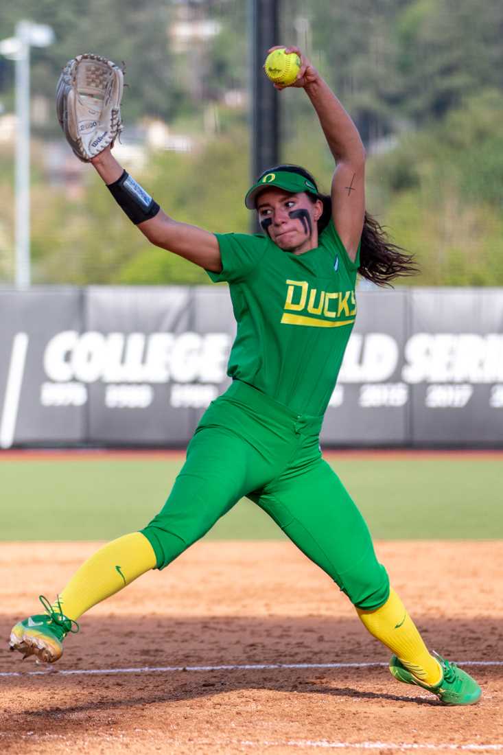 Ducks pitcher Jordan Dail (2) pitches the ball. Oregon softball takes on Arizona State at Jane Sanders Stadium in Eugene, Ore. on May 23, 2019. (Maddie Knight/Emerald)