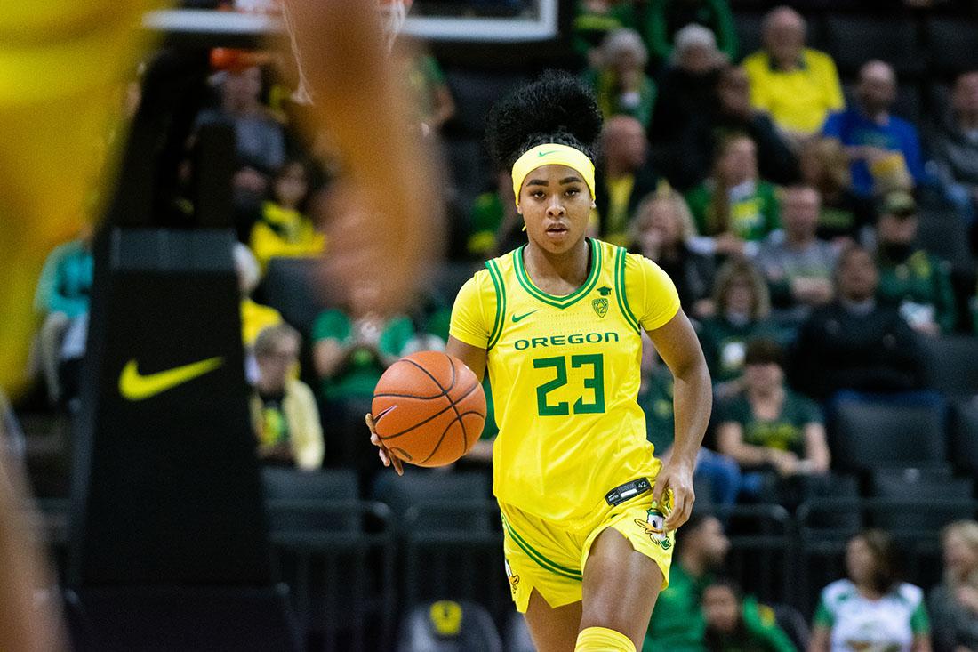 Ducks guard Minyon Moore (23) leads the ball into the game. Oregon Ducks women&#8217;s basketball takes on Texas Southern at the Matthew Knight Arena on Nov. 16, 2019. (Kimberly Harris/Emerald)