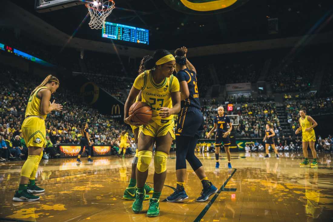 Ducks gaurd Minyon Moore (23) takes the ball out of bounds. Oregon Ducks women's basketball takes on California at Matthew Knight Arena in Eugene, Ore. on Jan. 19, 2020. (DL Young/Emerald)