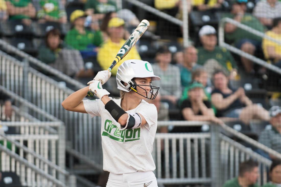 Outfielder Haley Cruse (26) goes up to bat. Oregon softball defeated the California Bears with a score of 1-0 on April 18, 2019, in Eugene, Ore. (Madi Mather/Emerald)