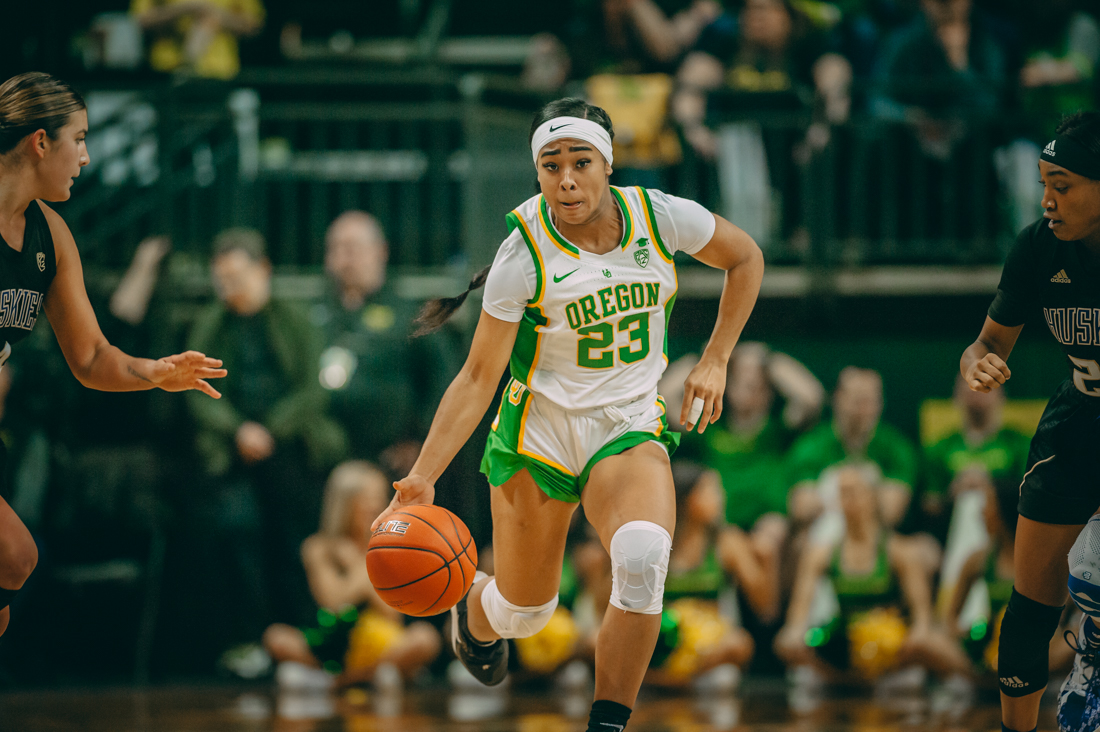 Ducks guard Minyon Moore (23) brings the ball up the court. Oregon Ducks women&#8217;s basketball takes on University of Washington at the Matthew Knight Arena in Eugene, Ore. on Mar 1, 2020. (DL Young/Emerald)