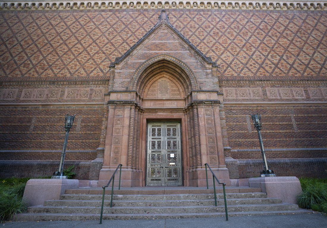 The Jordan Schnitzer Museum of Art (JSMA) opened to the public in 1933 and is now temporarily closed due to the current COVID-19 pandemic. Before closing their doors, the museum was celebrating the reinstallation of the Soreng Gallery of Chinese Art hosted by Roger Shimomura. The JSMA is located on the University of Oregon campus in Eugene, Ore. (Kevin Wang/Emerald)