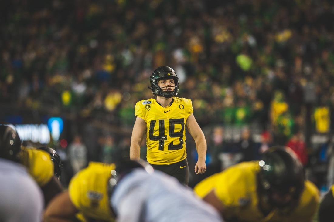 Ducks Kicker Camden Lewis looks up at the field goal after missing a previous attempt earlier in the game. Oregon Ducks Football takes on the University of Arizona Wildcats at Autzen Stadium in Eugene, Ore. on Nov. 16, 2019.