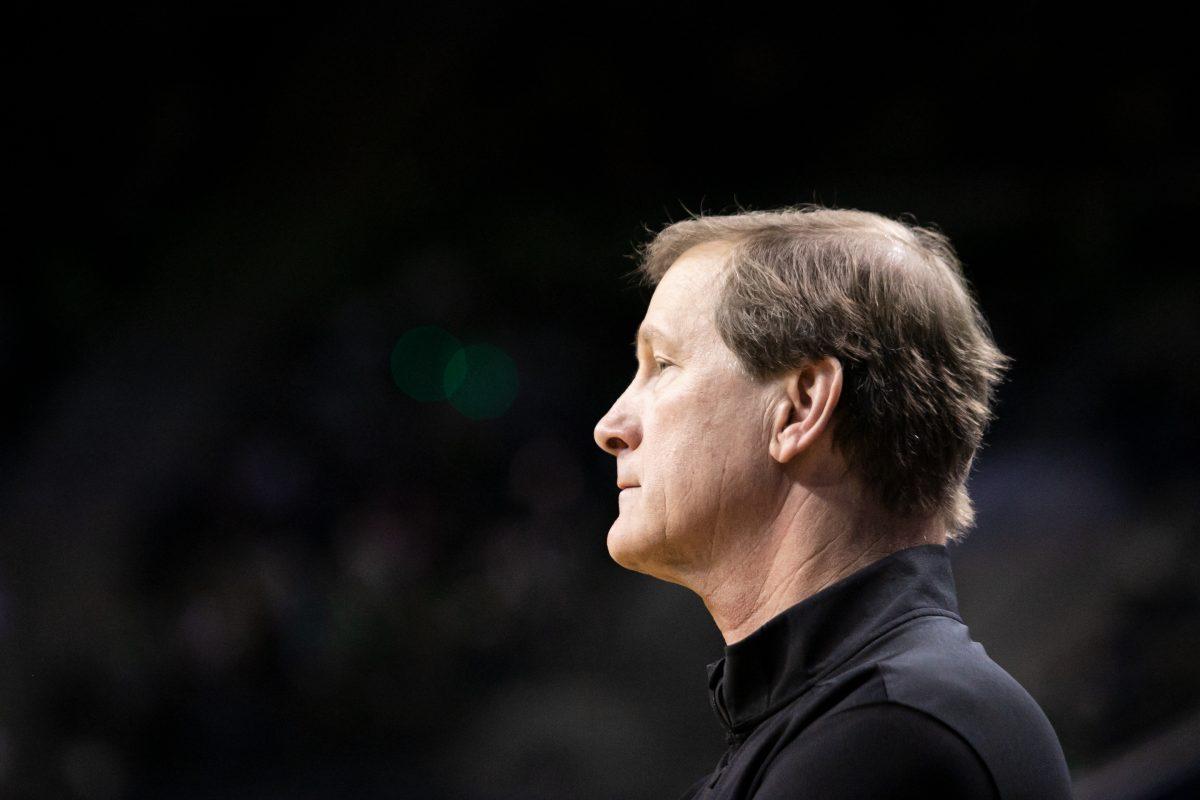 Coach Altman looks on as the game enters the final 10 minutes of play. The Oregon Ducks Men&#8217;s Basketball team faces the USC Trojans, on February 26th, 2022, at Matthew Knight Arena. (Liam Sherry/Emerald)