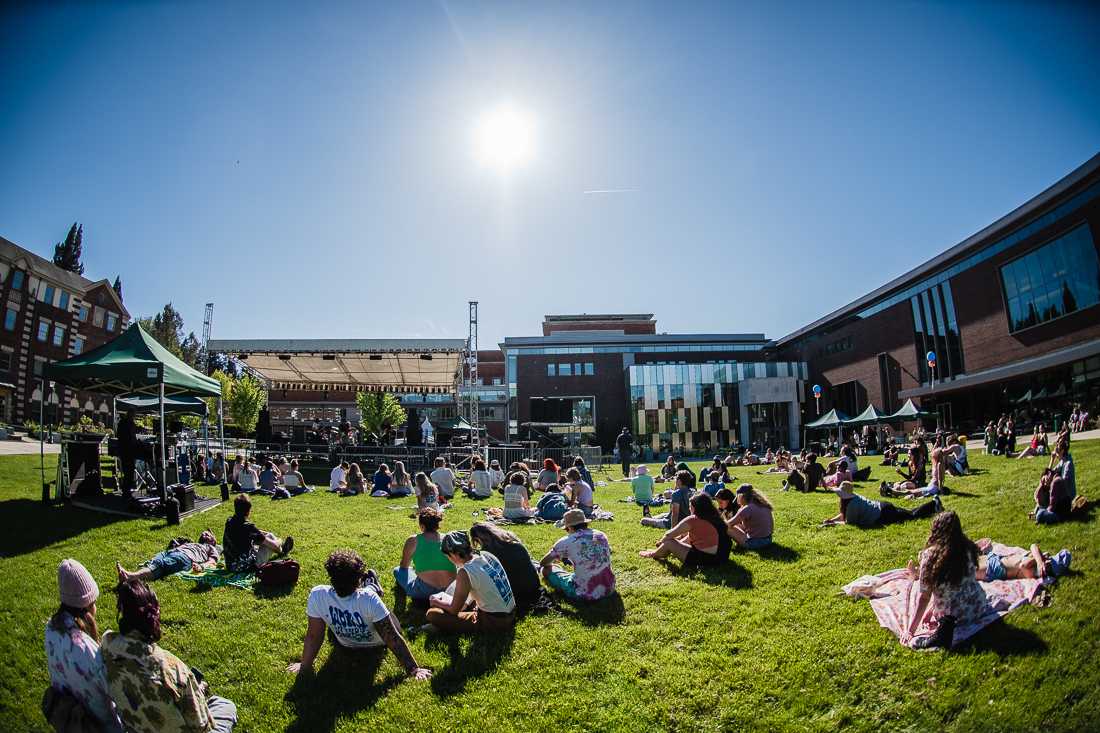 Eugene band Eweb opens up the EMU Green stage at the 2022 Willamette Valley Music Festival. UO Music and Concerts presents its annual Willamette Valley Music Festival at the Erb Memorial Union featuring 10 artists, including headliners Doecchi and AG Club on May 21, 2022. (Ian Enger/Emerald).