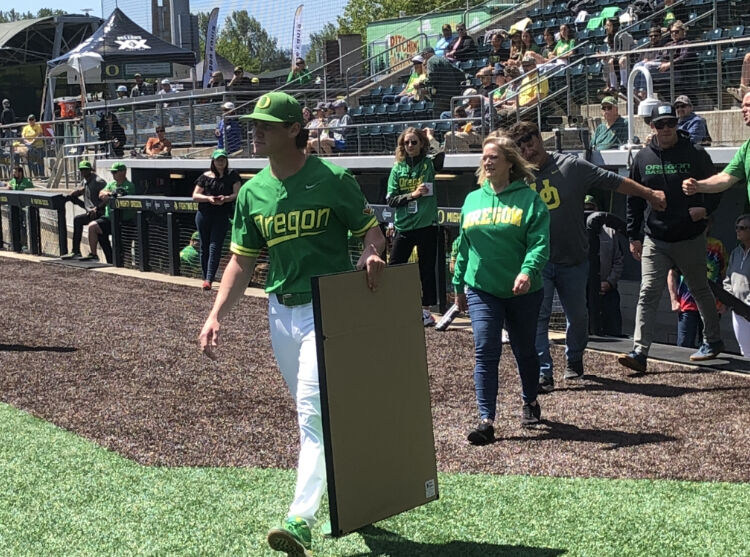 Oregon pitcher Christian Ciuffetelli signs contract with Washington Nationals