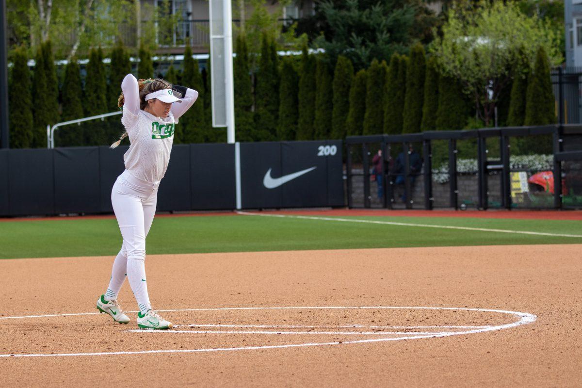 Stevie Hansen (00) winds up at the mound as she prepares to pitch the ball.&#160;The Oregon Ducks Softball Team hosts Washington on April 22nd,2022, at Jane Sanders Stadium. (Jonathan Suni, Emerald)