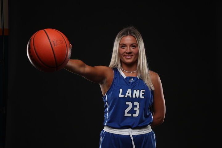 Bella Hamel hails from Hillsboro, Oregon and is transferring from Lane Community College to Oregon for the next women's basketball season. (Eric Evans)