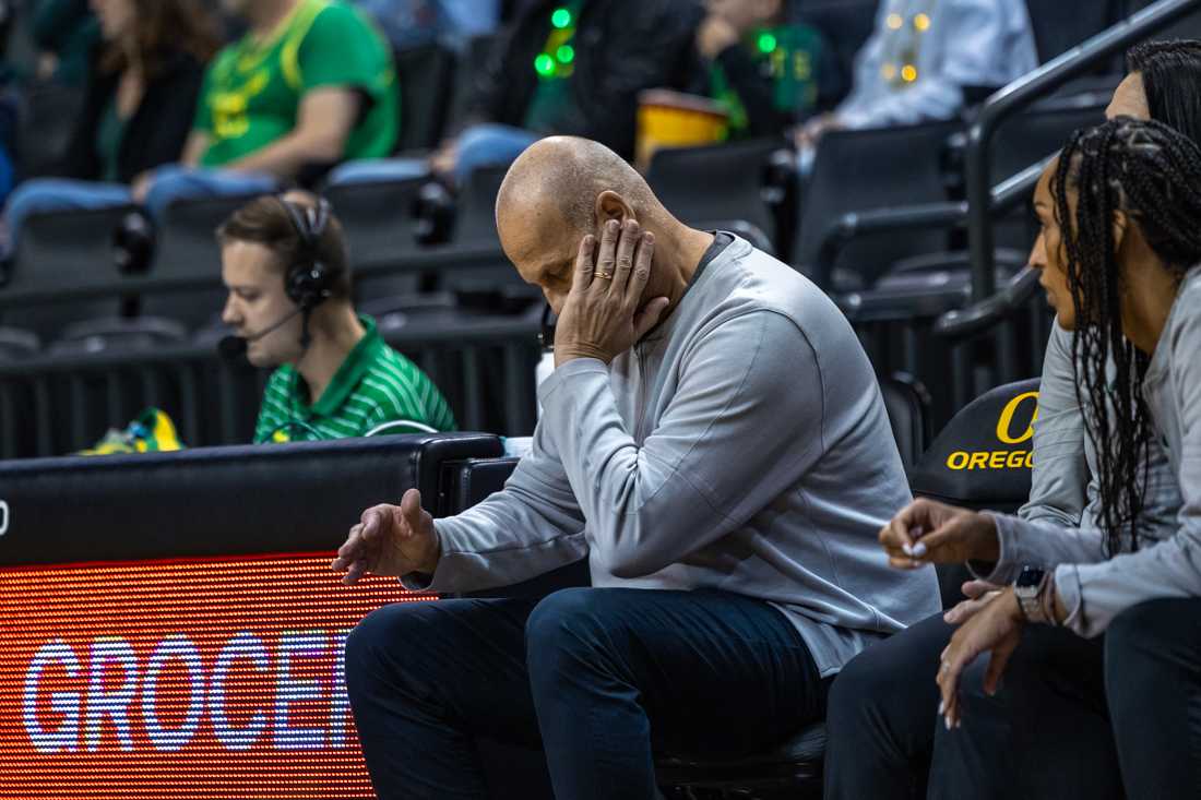 Head coach Kelly Graves holds his head in disappointment. The Oregon Ducks women&#8217;s basketball team takes on the Santa Clara Broncos on Nov. 18, 2023 in Eugene, Ore. (Molly McPherson/Emerald)