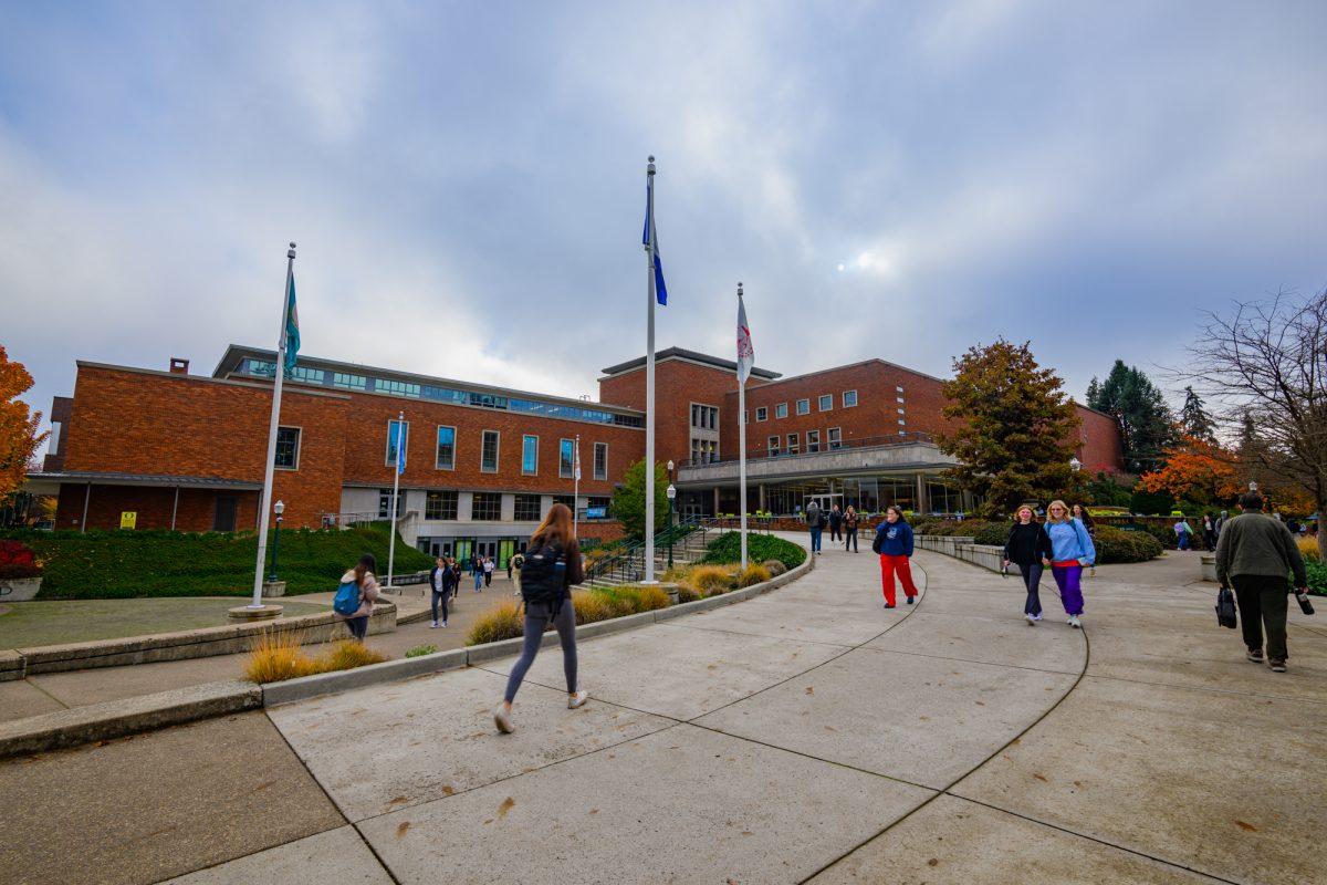 Located on the University of Oregon grounds, Erb Memorial Union bustles with activity on Nov. 8, 2023. (Eric Becker/Emerald)