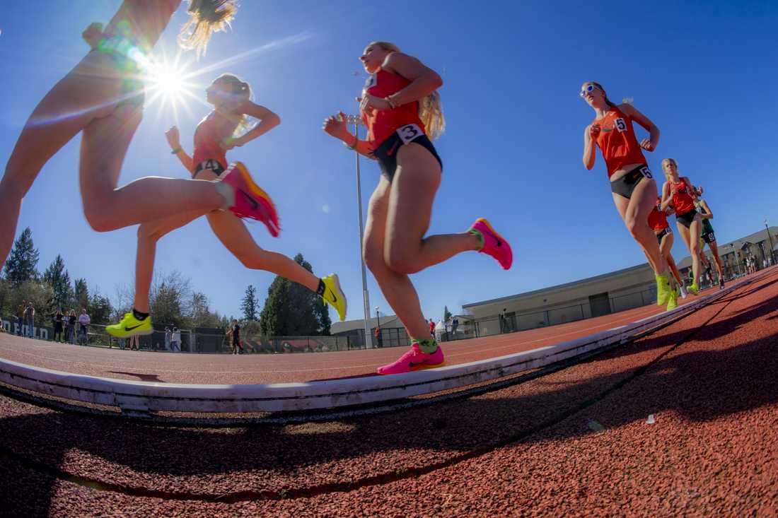 The women's 3000m race in action. The PNW Invitational took place on March 16, 2024 at Oregon State University (Lulu Devoulin/ Emerald)