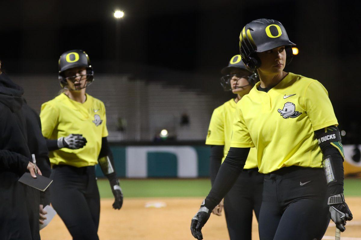 Ariel Carlson (3) gets ready to be at bat. The Oregon Softball team defeats California 4-3 in their second game against them in a doubleheader on March 8, 2024, in Eugene, Ore., at Jane Sanders Stadium. (Alyssa Garcia/Emerald)