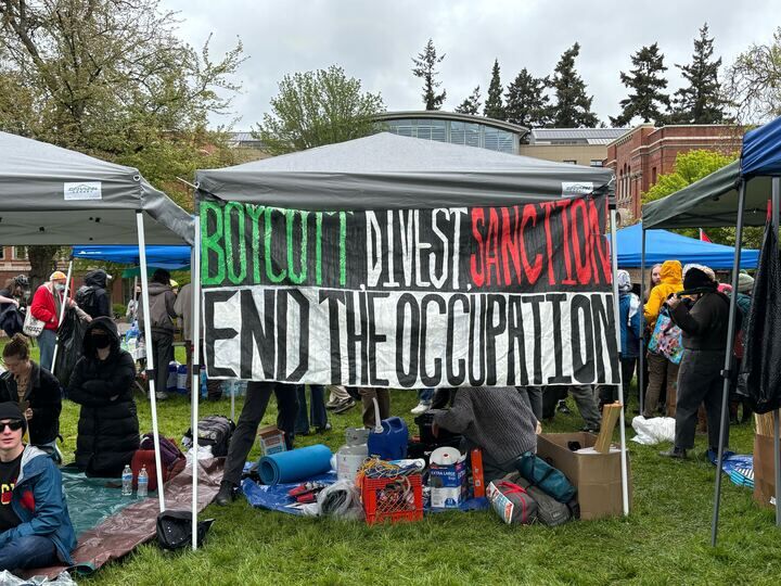 UO students and community members held an encampment on April 29 urging the university to boycott and divest from Israel. Leading student groups include Students for Justice in Palestine, Jewish Voices for Peace, Working Committee of Grads for Palestine, and Young Democratic Socialists of America.&#160;