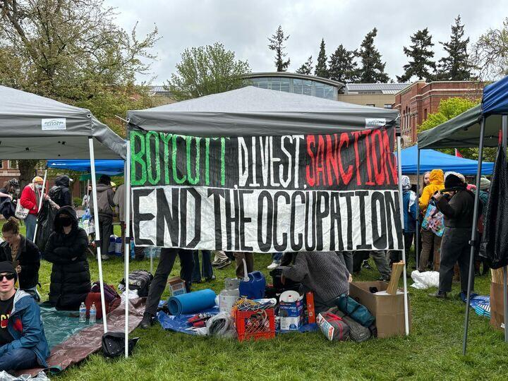 UO students and community members held an encampment on April 29 urging the university to boycott and divest from Israel. Leading student groups include Students for Justice in Palestine, Jewish Voices for Peace, Working Committee of Grads for Palestine, and Young Democratic Socialists of America.&#160;