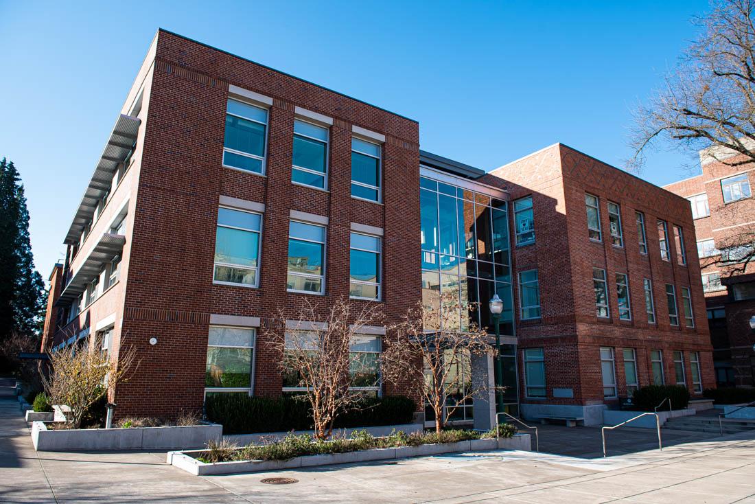 Allen Hall is home to the University of Oregon&#8217;s School Of Journalism and Communication. (Ian Enger/Emerald)