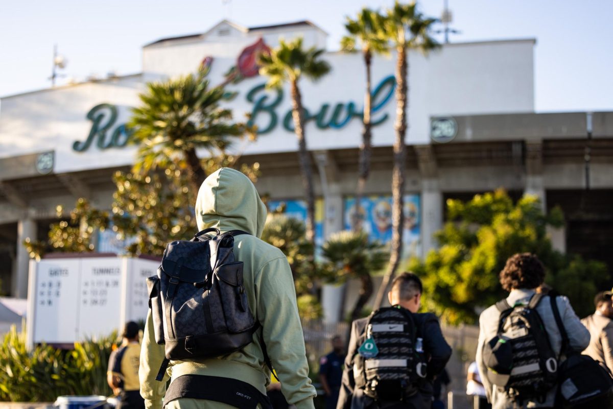 Evan Stewart and the Oregon Ducks walk into the iconic Rose Bowl Stadium as they prepare for their first BIG 10 conference matchup. The Oregon Ducks take on the UCLA Bruins in its first Big Ten Conference game in the Rose Bowl in Pasadena, CA on Sept. 28, 2024. (Jonathan Suni/Emerald)