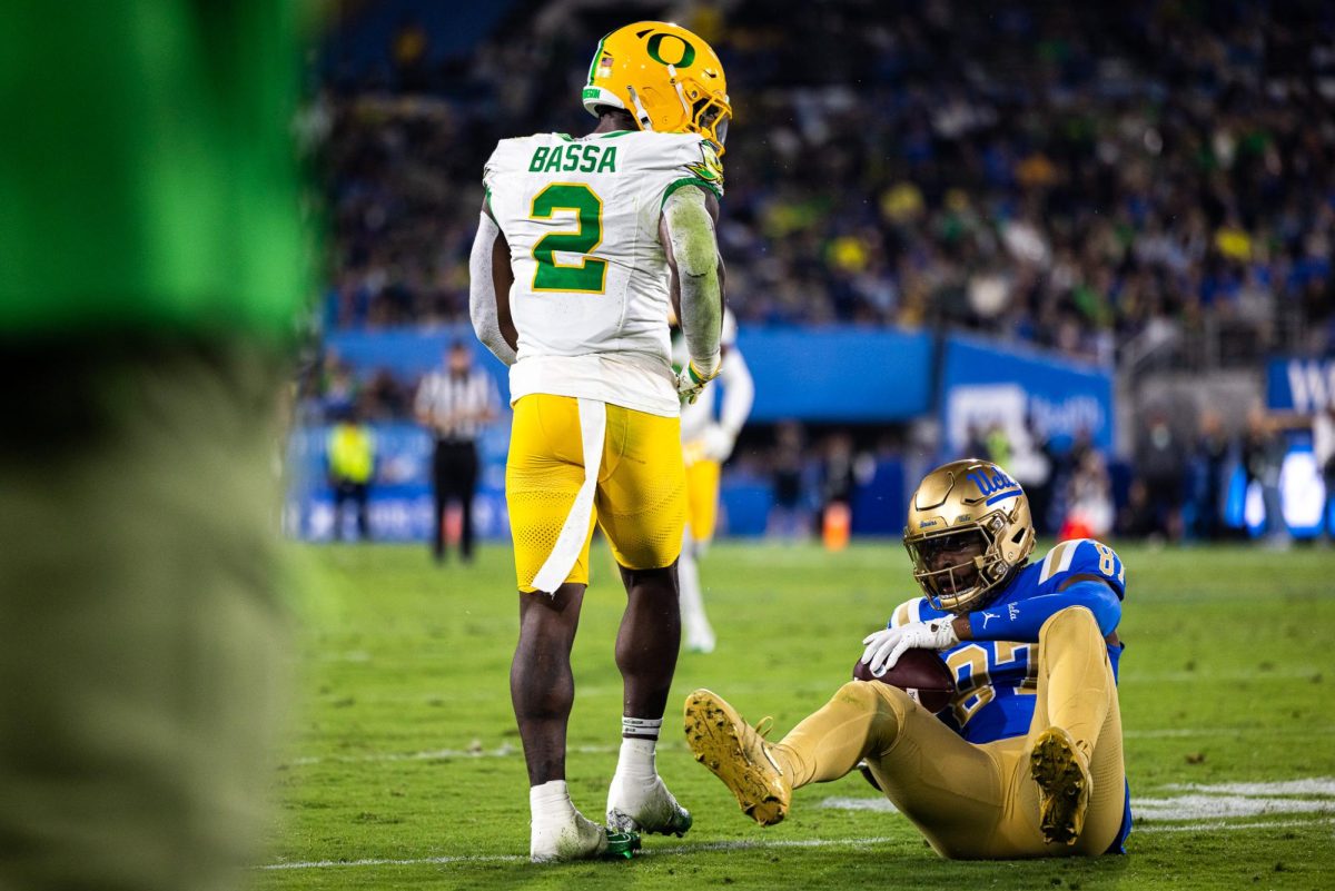 Jeffrey Bassa (2) stares down a UCLA ball carrier after a big open field tackle. The Oregon Ducks take on the UCLA Bruins in its first Big Ten Conference game in the Rose Bowl in Pasadena, CA on Sept. 28, 2024. (Jonathan Suni/Emerald)