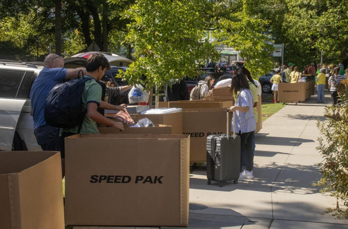  The incoming Freshman Class of 2028 moves into the University of Oregon residence halls on Sept. 26, 2024. (Alyssa Garcia/Emerald) 
