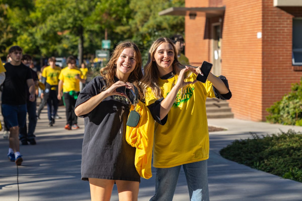 First year Ducks return from their class photo and pep rally at Autzen Stadium in Eugene, Ore on Sept. 29, 2024. (Molly McPherson/Emerald)