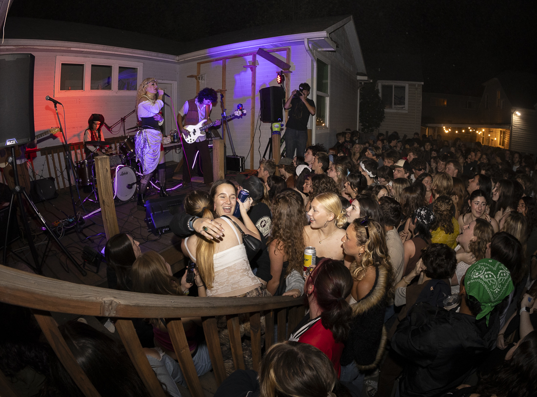 Bowl Peace, a Eugene house band, performs at the Limelight house on Sept. 28, 2024. (Alex Hernandez/Emerald)