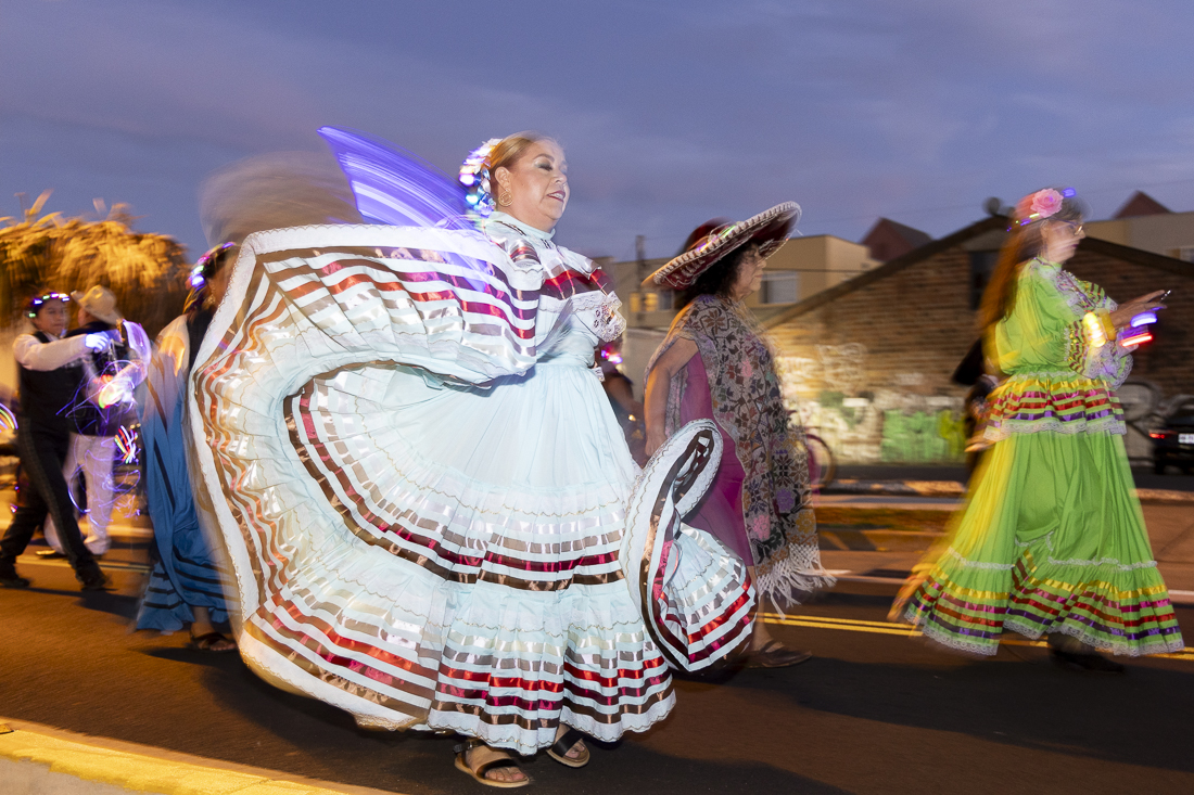 Dancers with Comunidad y Herencia Cultural perform at the Eugene BRIGHT Parade on Sept. 28, 2024. The parade marched into its second year, bringing lights, music and festivity to downtown Eugene. (Alex Hernandez/Emerald)