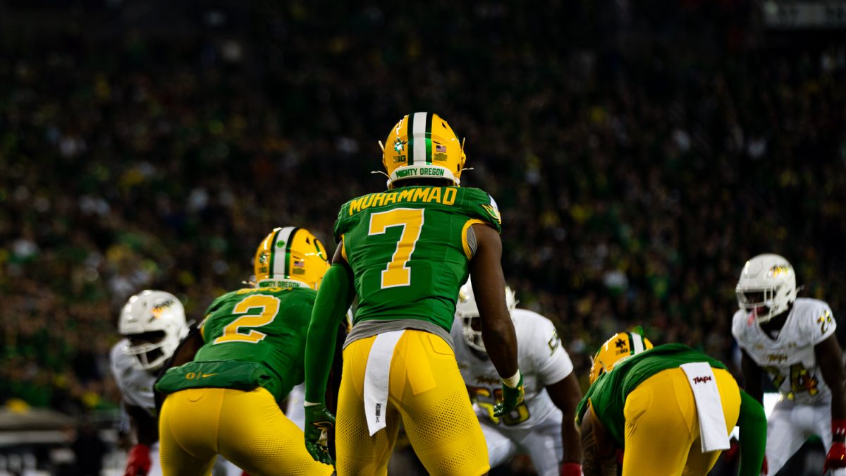 Jabbar Muhammed, setting up for a play against the Terrapins offense. The Oregon Ducks played against the Maryland Terrapins at Autzen Stadium in Eugene, Ore. on Nov. 9. (Saj Sundaram/Emerald)