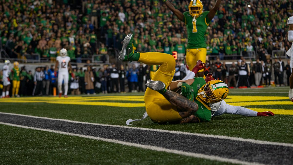 Terrance Ferguson, a tight end for the Ducks, makes an incredible catch and scores a touchdown for the Ducks. The Oregon Ducks take on the Maryland Terrapins at Autzen Stadium in Eugene, Ore. on Nov. 11. (Saj Sundaram/Emerald)