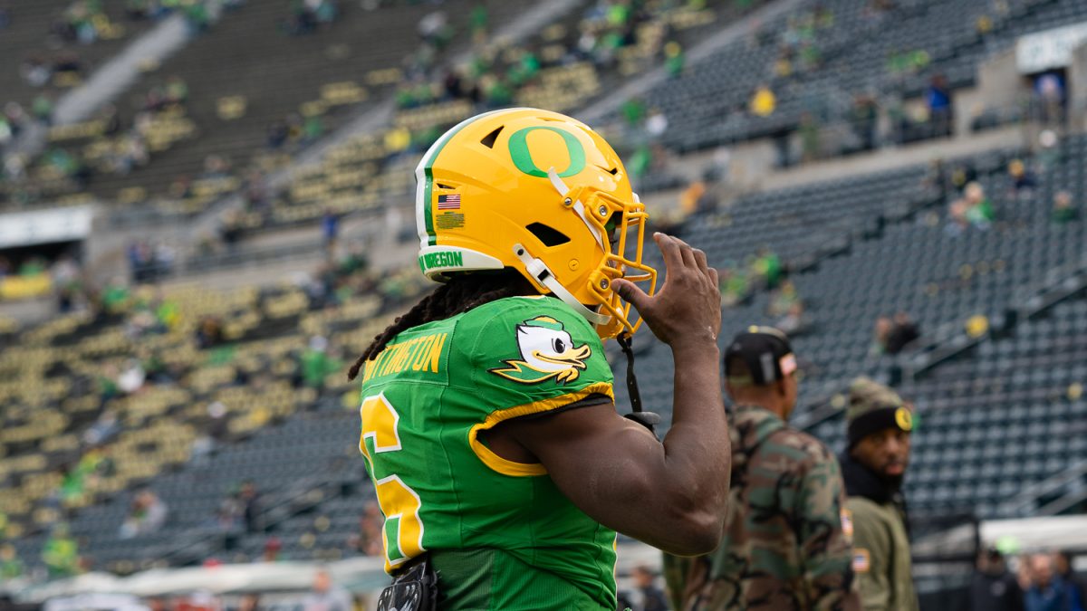 Noah Whittington, running back for the Ducks, warming up for the game against the Maryland Terrapins. (Saj Sundaram/Emerald)