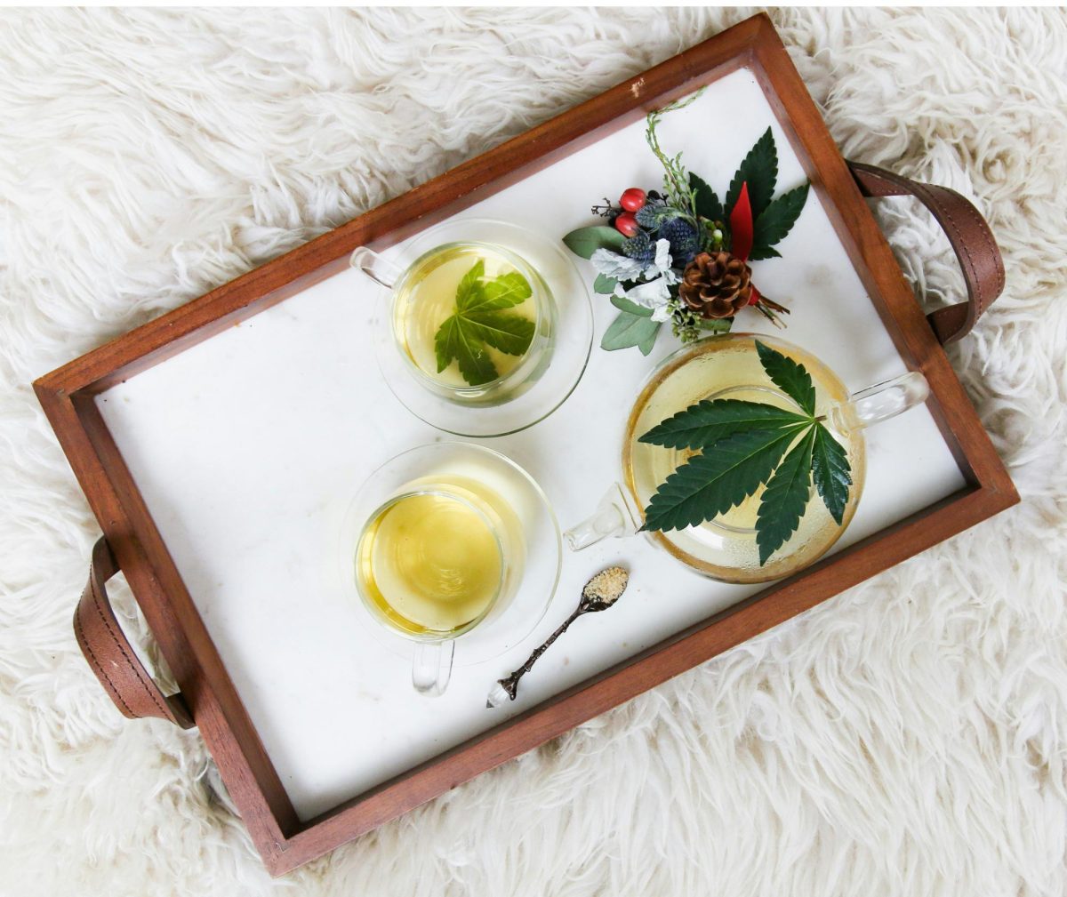 https://unsplash.com/photos/rectangular-brown-wooden-tray-filled-with-tea-qgIg42OxbwI