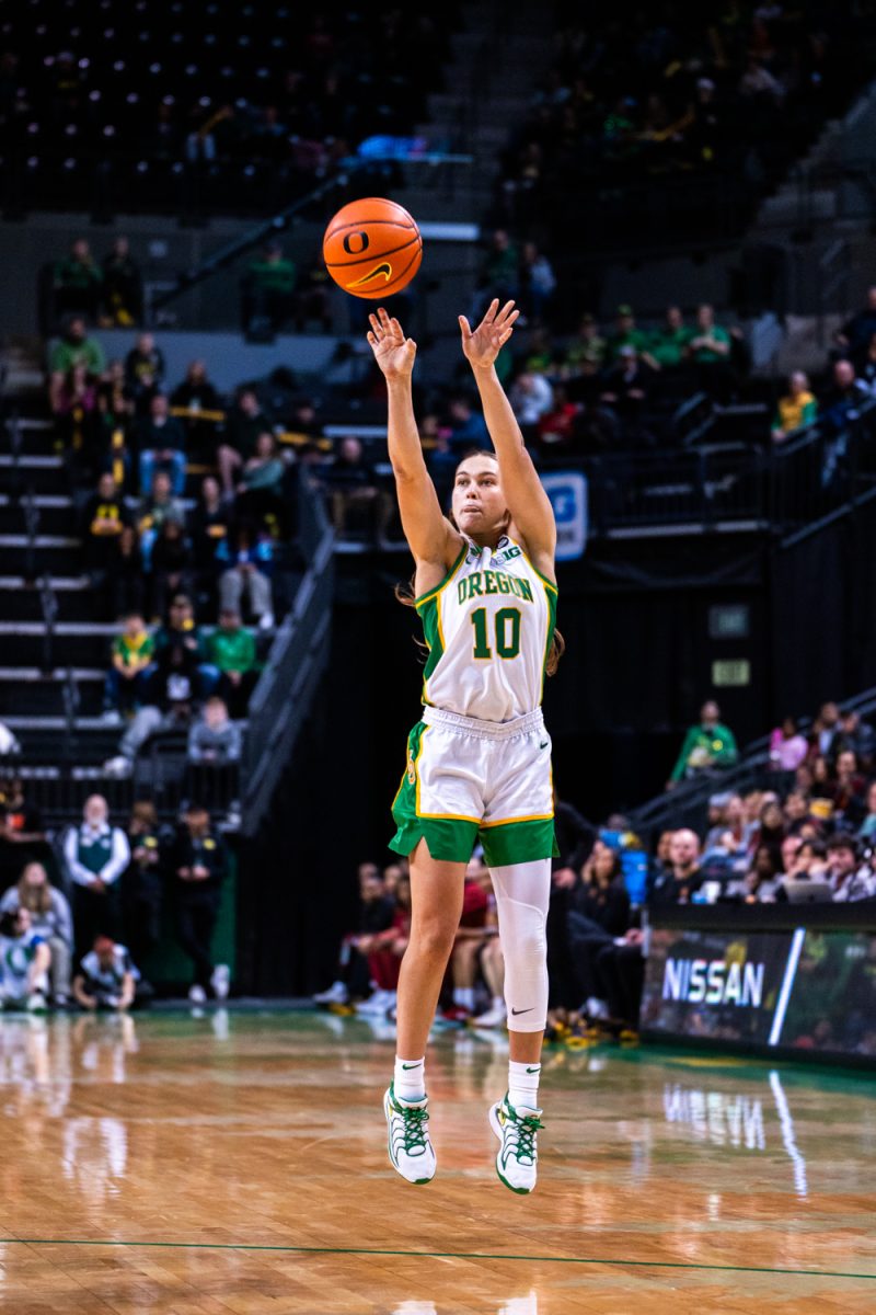 Payton Scott (10) takes a wide open three. The University of Oregon Ducks Women's Basketball team lose to the University of Southern California Trojans (53-66) in a home match at Matthew Knight Arena in Eugene, Ore., on Dec. 7, 2024. (Rowan Campbell/Emerald).