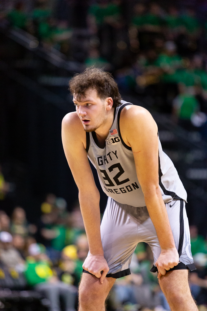 Number 32, Nate Bittle, at the game against the University of Washington. (Roshni Ram/Emerald)