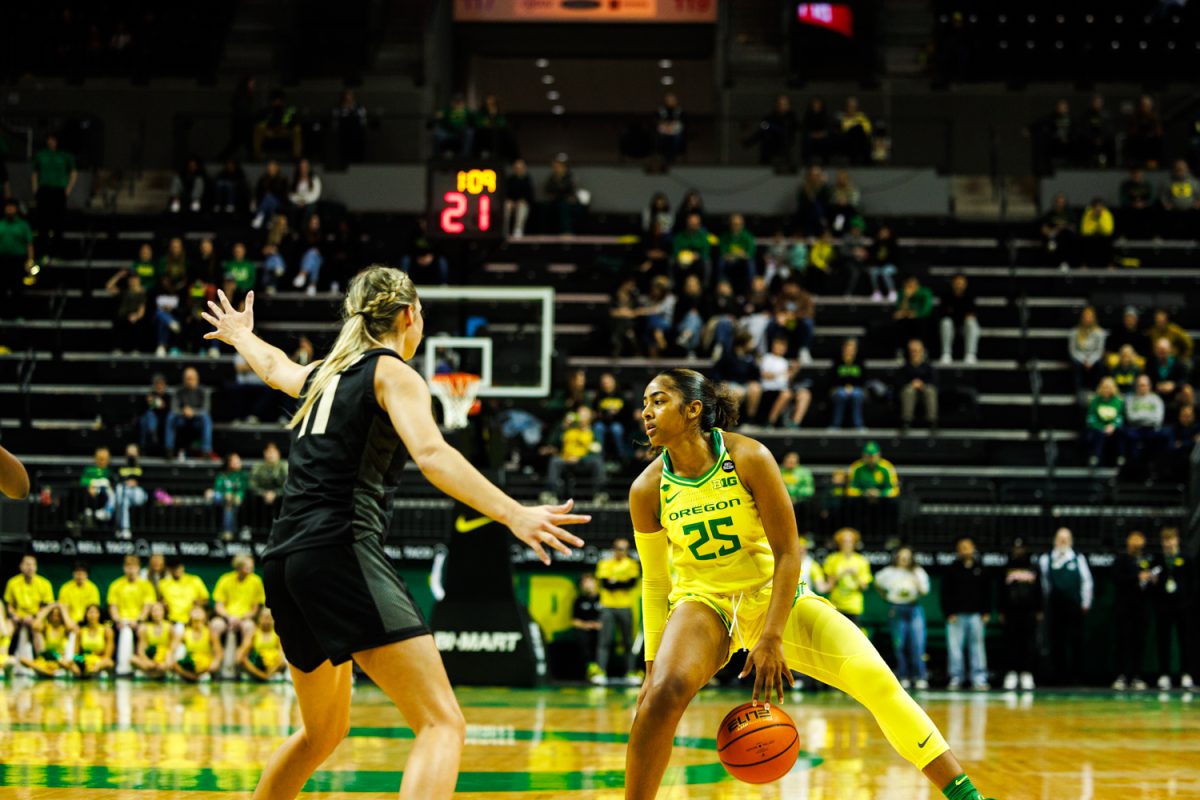 Deja Kelly (25) at the top of the key The Oregon Ducks Womens basketball team takes on the Purdue Boilermakers on Jan. 15, 2025 in MATT Knight Arena in Eugene, Ore. (Darby Winter/Emerald)