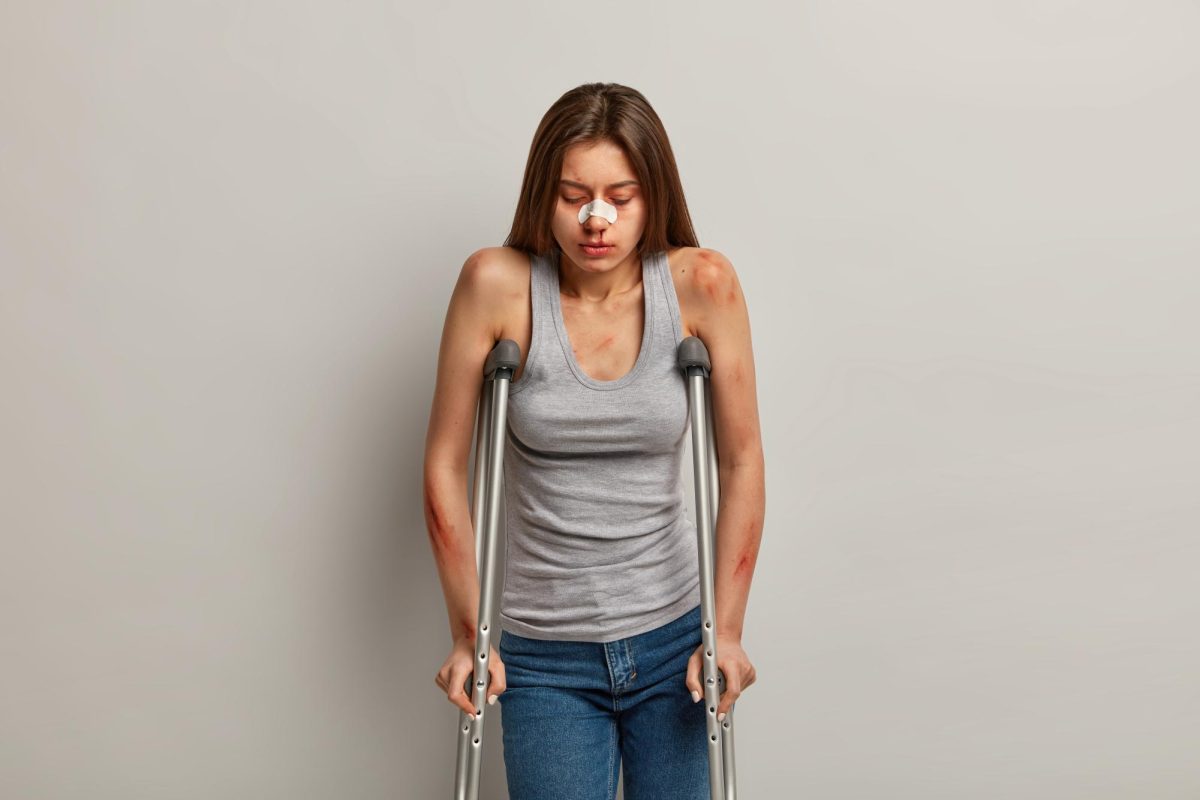 https://www.freepik.com/free-photo/traumatized-upset-woman-has-various-bone-breakages_13483735.htm