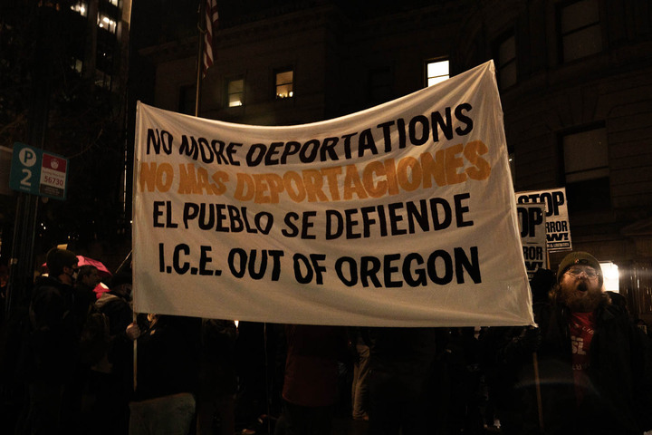Portland Contra las Deportaciones hosted a vigil and march after a fatal Immigration and Customs Enforcement shooting in Minneapolis in Portland, Ore., on Jan. 7, 2025. (Maria Weyne/Emerald)
