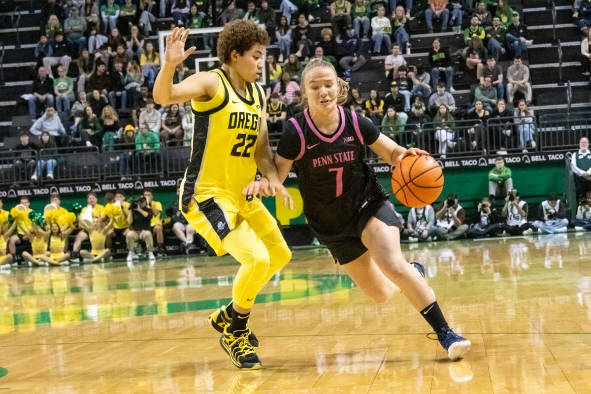 Janiyah Williams (22) of Oregon defends the drive from Penn State's guard. Oregon women’s basketball hosts Penn State at Matthew Knight Arena in Eugene, Ore, on January 24, 2026. (Owen Burriss/Emerald)