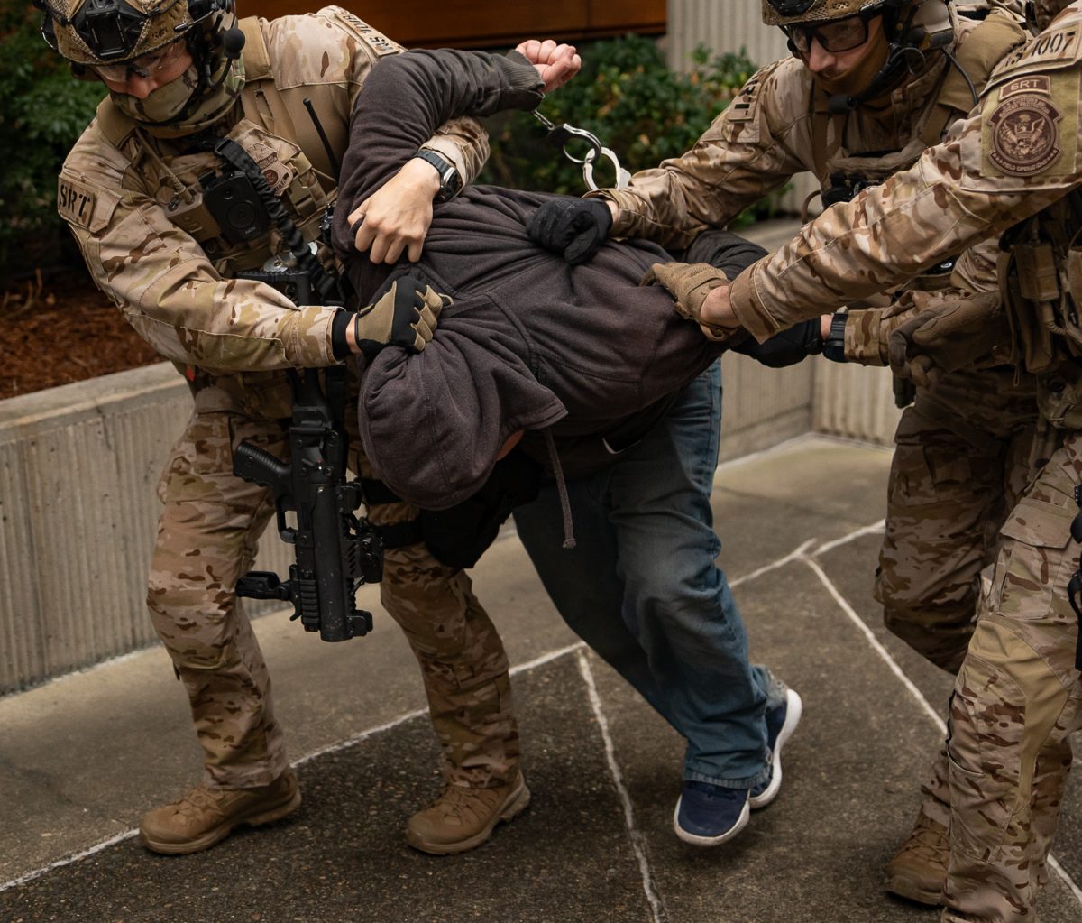 2026.01.27.EMG.SKS.EugeneFederalBuildingIce