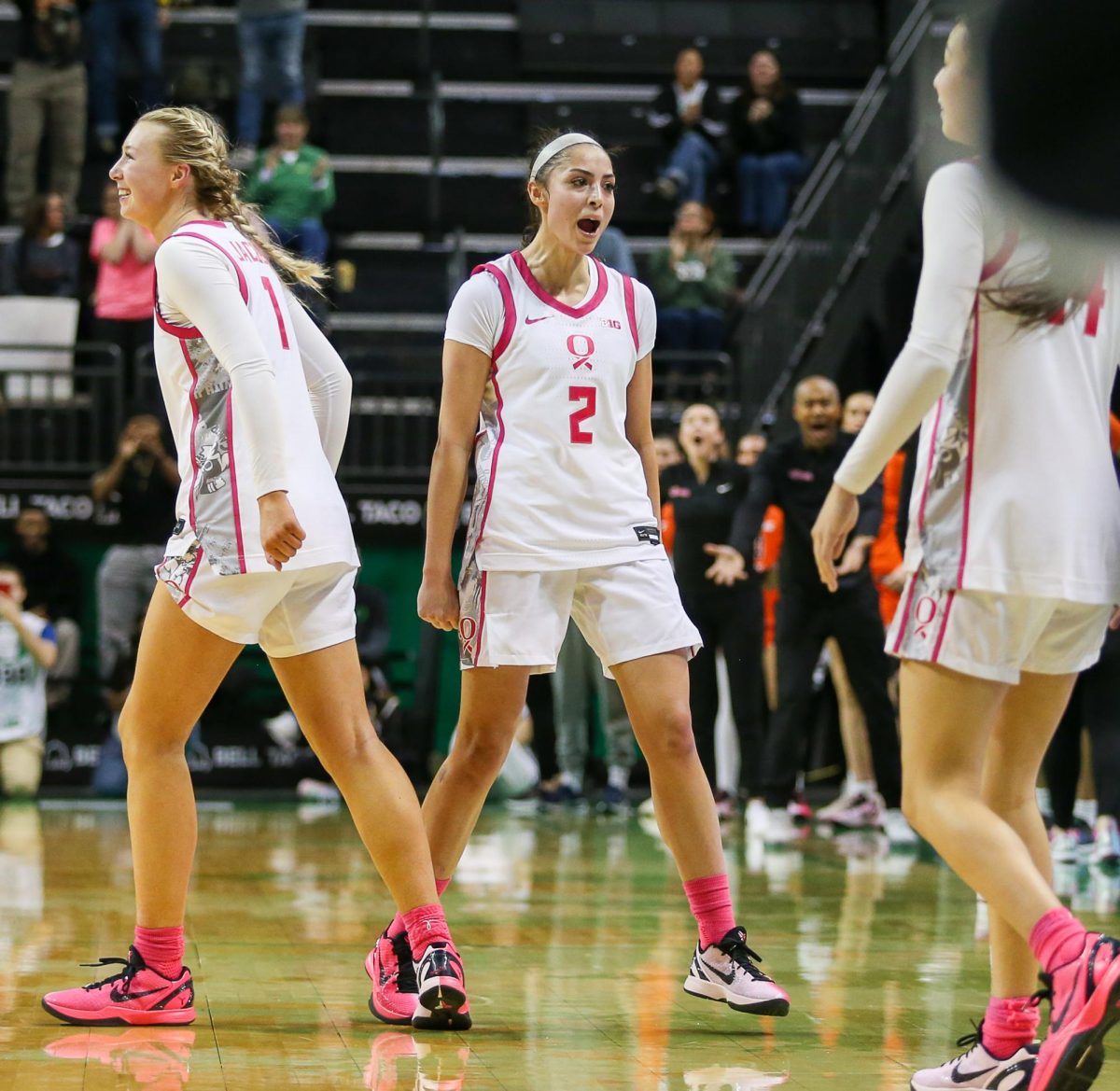 Oregon guard Katie Fiso (2) celebrates getting a game sealing steal. Oregon Ducks Women’s Basketball take on the Illinois Fighting Illini at Matthew Knight Arena in Eugene, Ore., on Feb. 4, 2026. (Tyler Graham/Emerald)