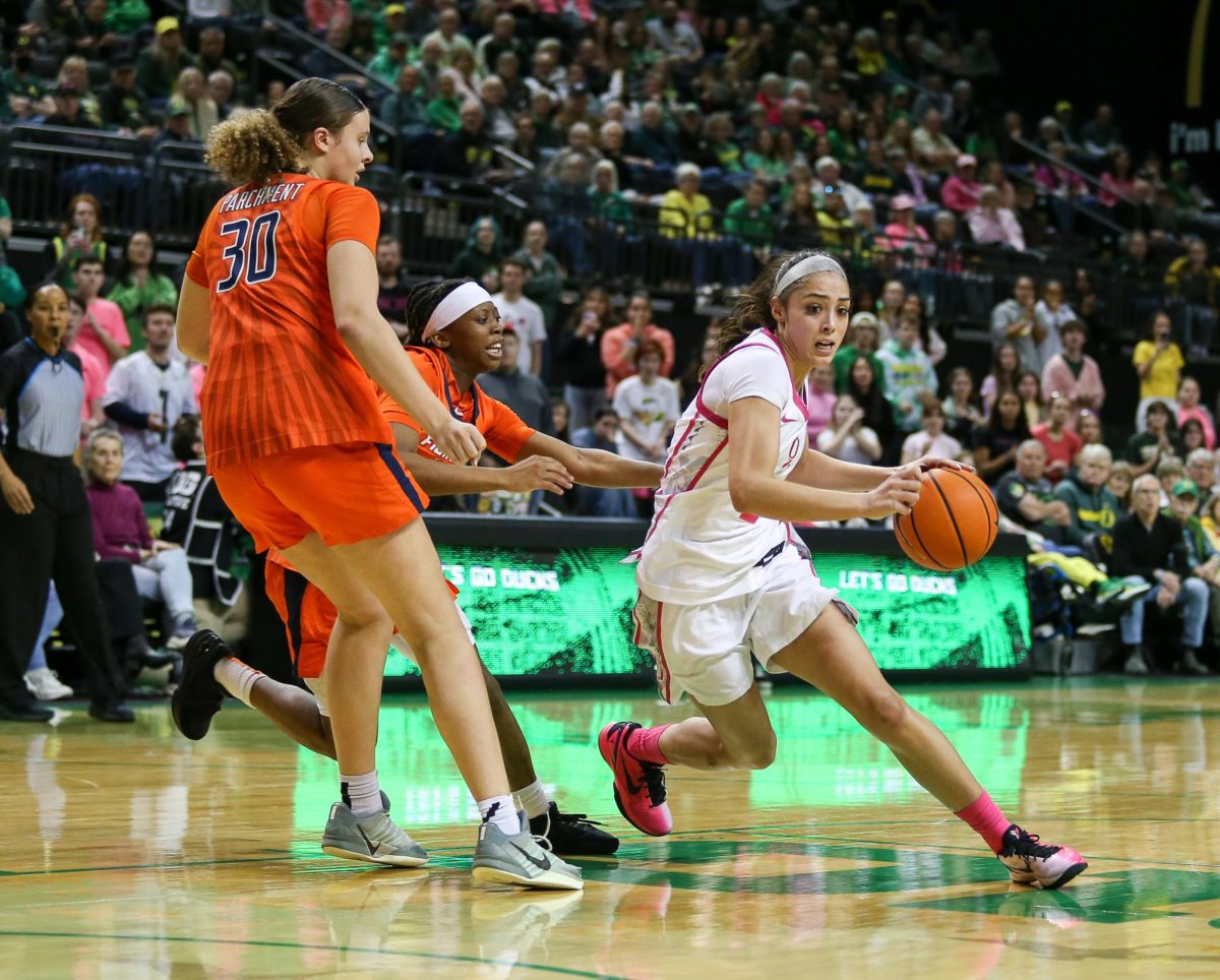 Oregon guard Katie Fiso (2) drives in for a game winning lay-up. Oregon Ducks Women’s Basketball take on the Illinois Fighting Illini at Matthew Knight Arena in Eugene, Ore., on Feb. 4, 2026. (Tyler Graham/Emerald)